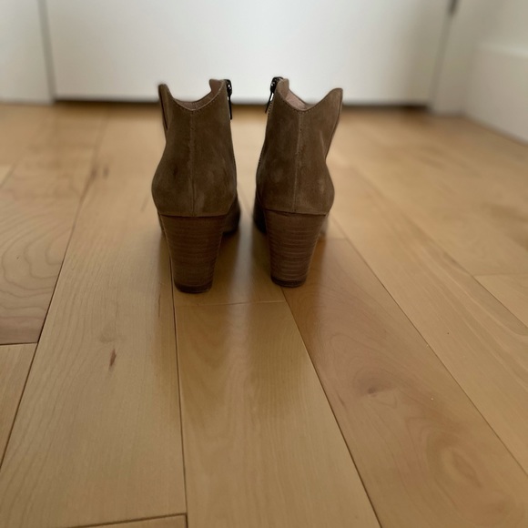 Beautiful well made Club Monaco suede boots. Fit a true size 6. Never worn. - Picture 3 of 3